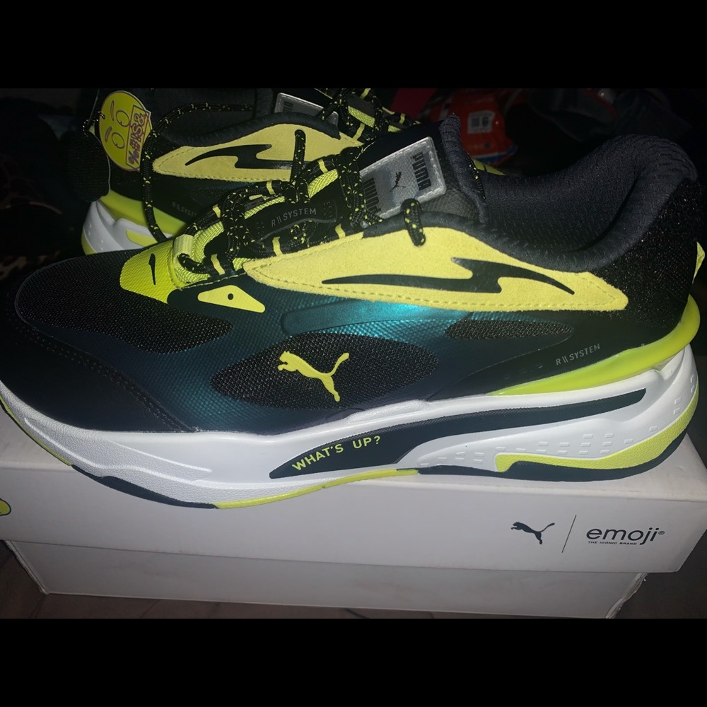 Pumas Emoji brand NWT sneakers - Picture 2 of 8
